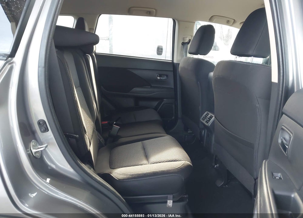 2019 MITSUBISHI OUTLANDER ES VIN: JA4AD2A38KZ055561