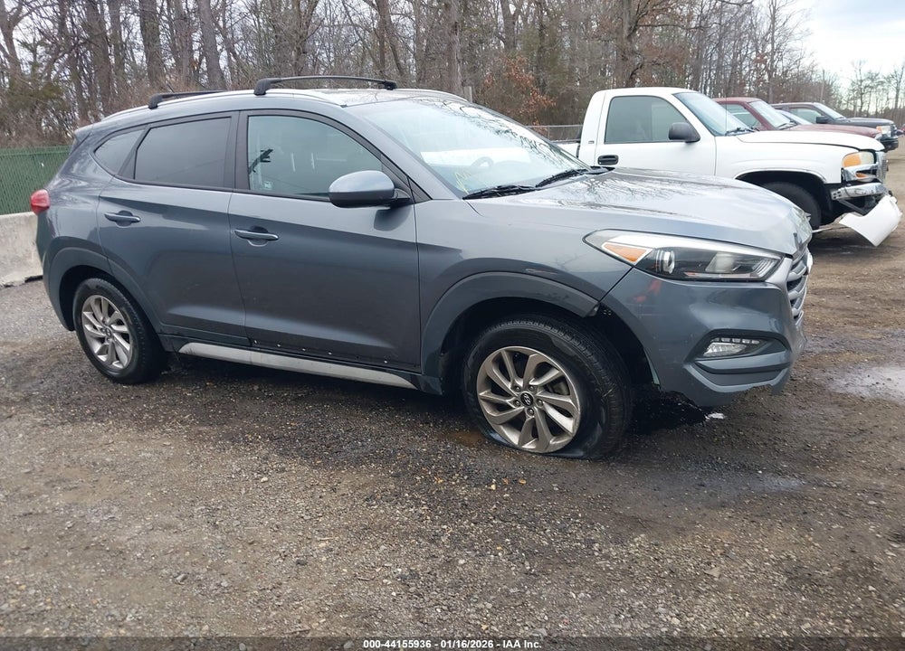 2017 HYUNDAI TUCSON SE VIN: KM8J33A41HU477390