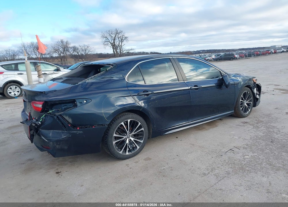 2018 TOYOTA CAMRY SE VIN: 4T1B11HK6JU638129
