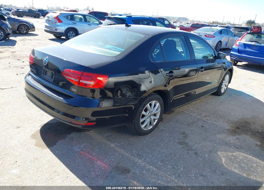 2015 VOLKSWAGEN JETTA 1.8T SE VIN: 3VWD17AJ9FM334058