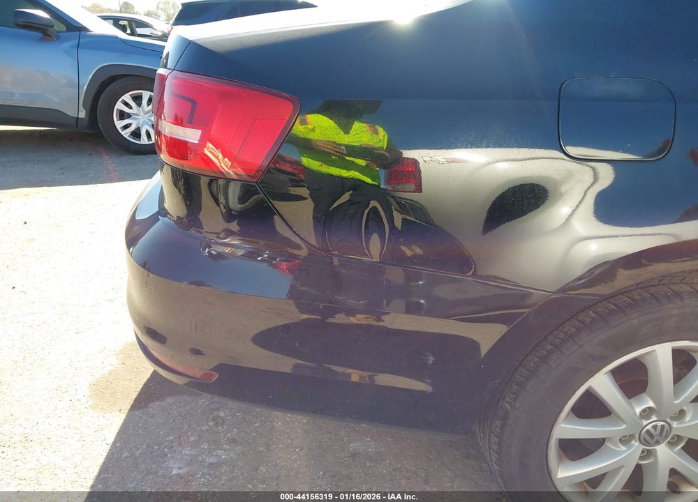 2015 VOLKSWAGEN JETTA 1.8T SE VIN: 3VWD17AJ9FM334058
