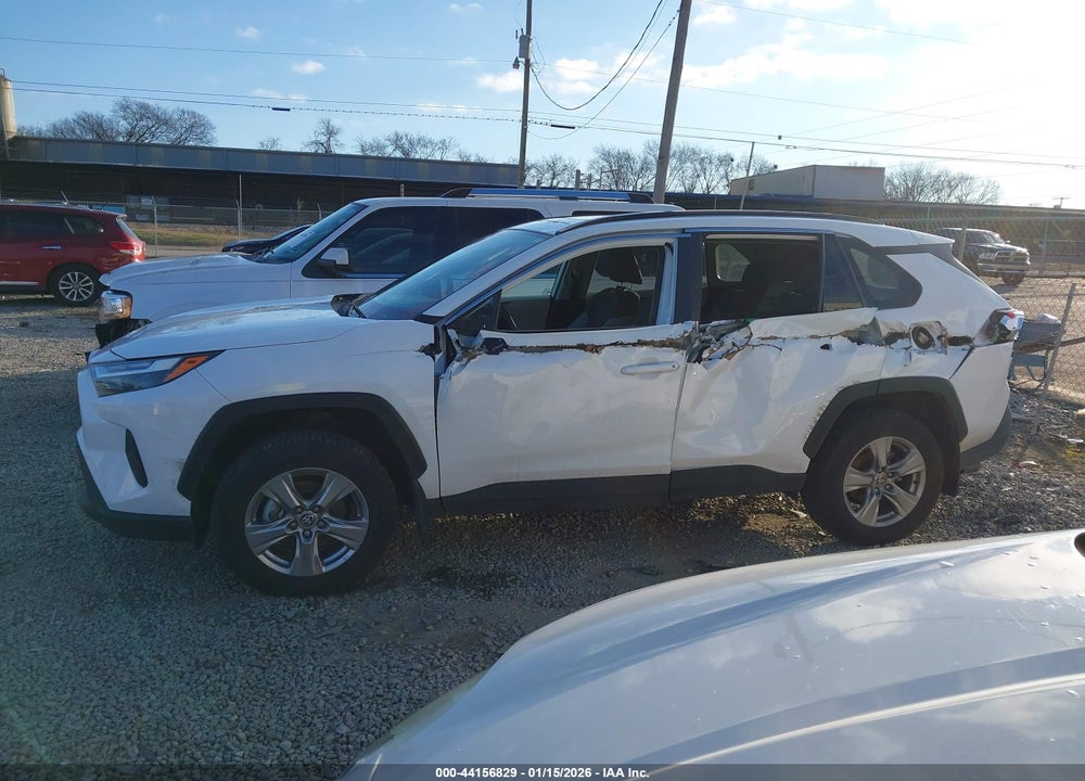 2022 TOYOTA RAV4 XLE VIN: 2T3P1RFV5NC314718