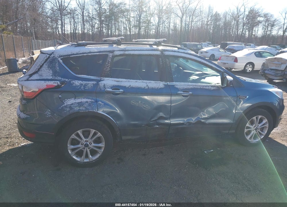 2018 FORD ESCAPE SE VIN: 1FMCU9GD9JUB98212