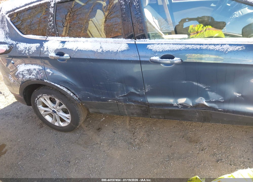 2018 FORD ESCAPE SE VIN: 1FMCU9GD9JUB98212