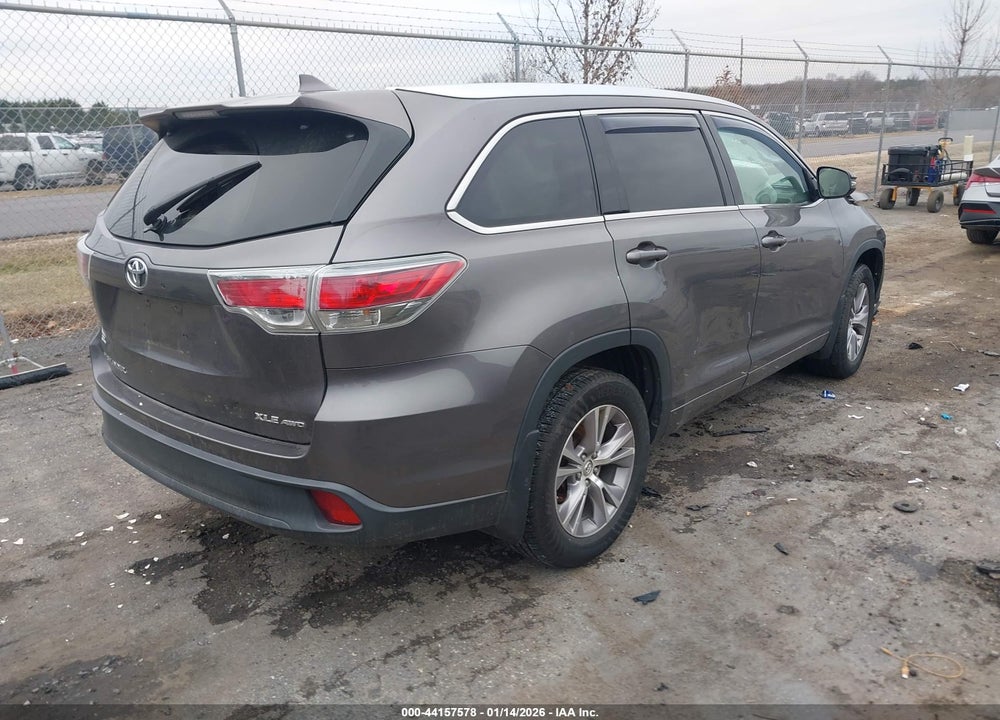 2015 TOYOTA HIGHLANDER XLE V6 VIN: 5TDJKRFH3FS167278
