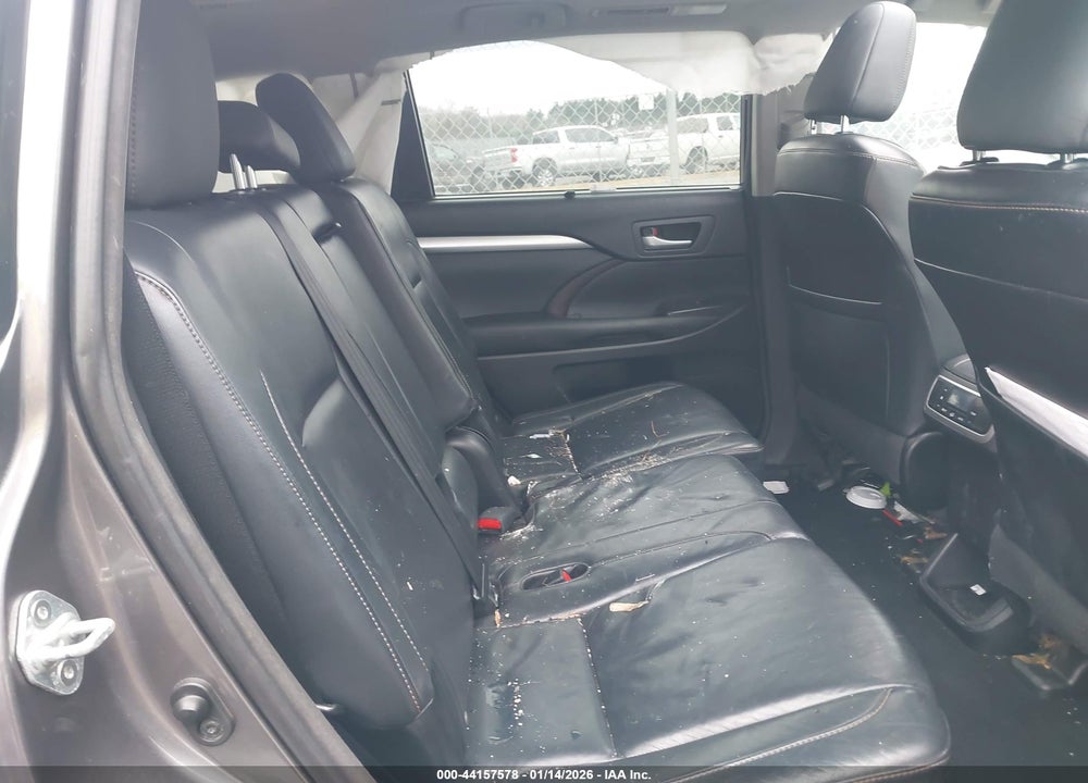 2015 TOYOTA HIGHLANDER XLE V6 VIN: 5TDJKRFH3FS167278