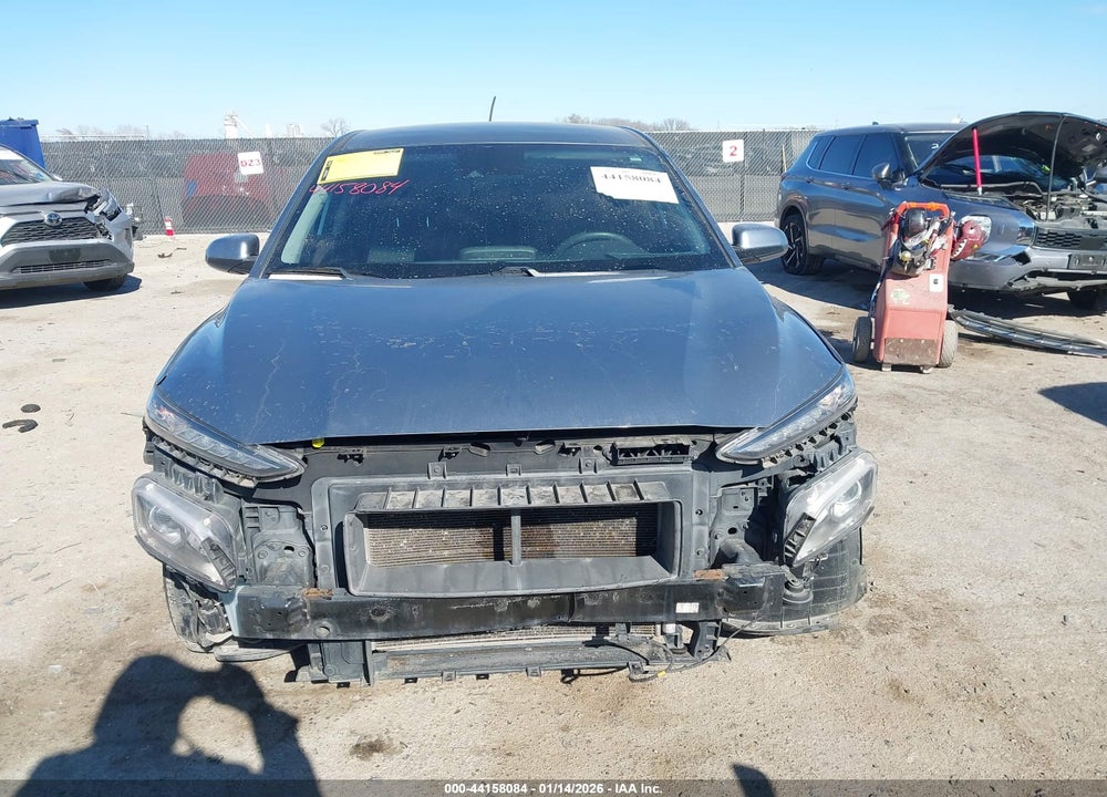 2019 HYUNDAI KONA SE VIN: KM8K12AA9KU212136