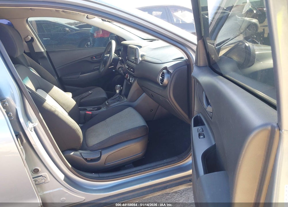 2019 HYUNDAI KONA SE VIN: KM8K12AA9KU212136