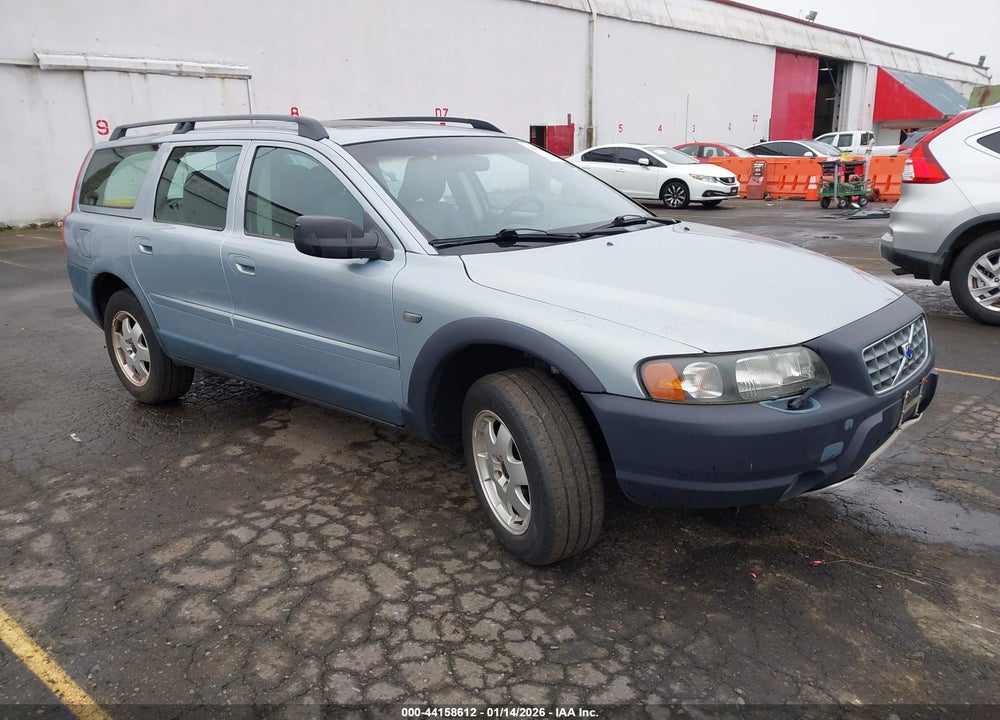 2001 VOLVO V70 XC VIN: YV1SZ58D111015681