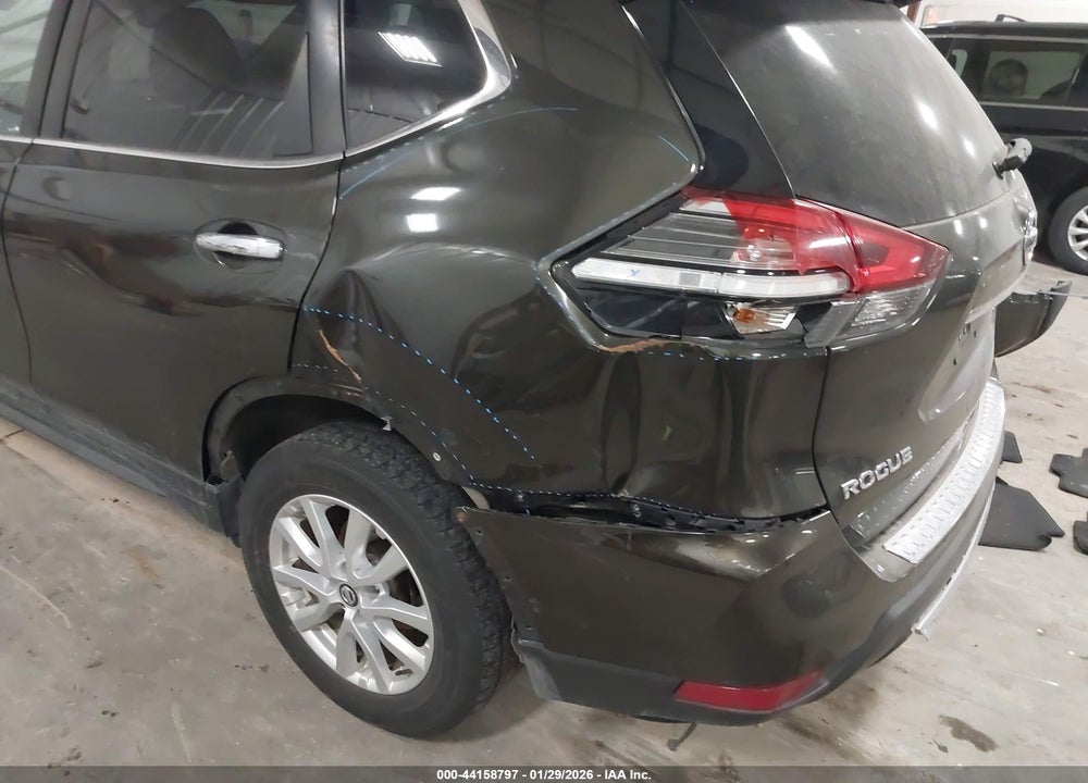 2017 NISSAN ROGUE SV VIN: JN8AT2MV8HW277926