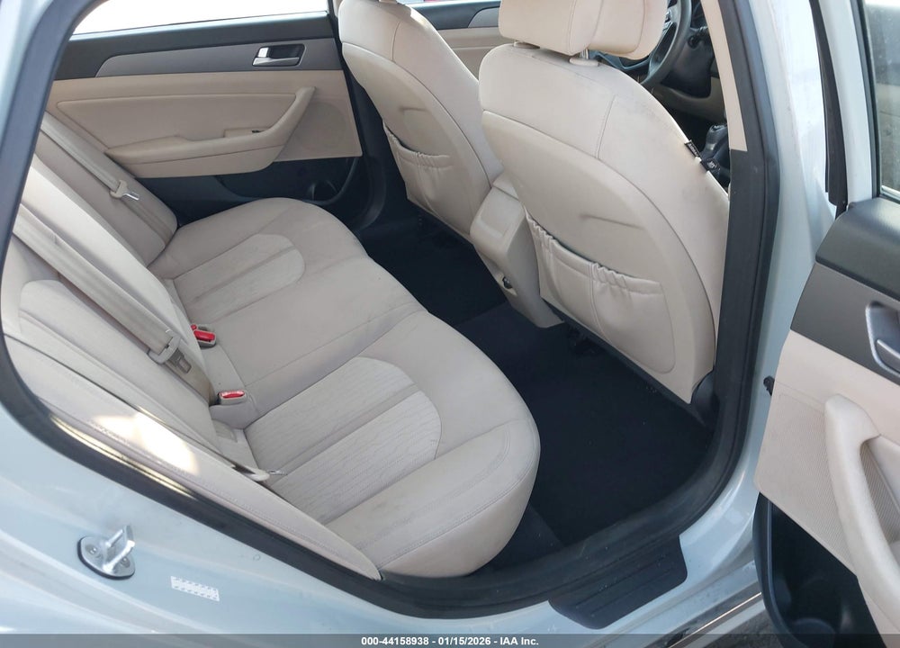 2016 HYUNDAI SONATA HYBRID SE VIN: KMHE24L17GA008558