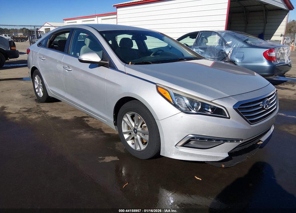 2015 HYUNDAI SONATA SE VIN: 5NPE24AF6FH058829