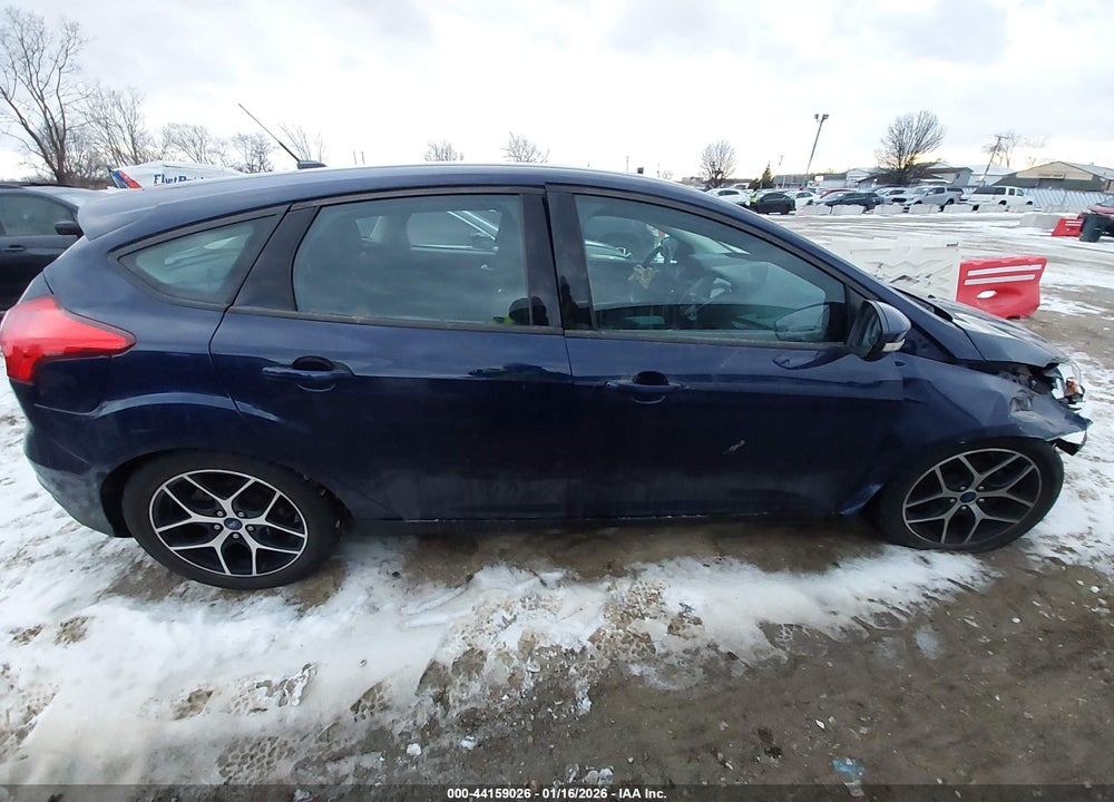 2017 FORD FOCUS SEL VIN: 1FADP3M24HL340987