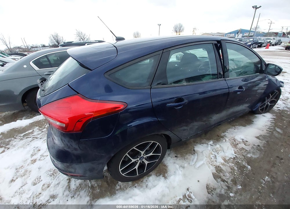 2017 FORD FOCUS SEL VIN: 1FADP3M24HL340987