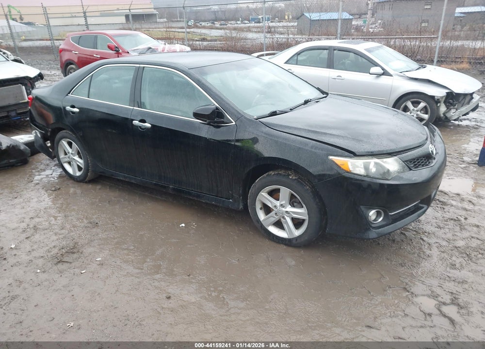 2014 TOYOTA CAMRY SE VIN: 4T1BF1FK9EU751468