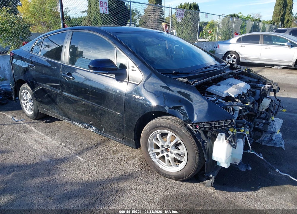 2021 TOYOTA PRIUS LE VIN: JTDKAMFU3M3132231