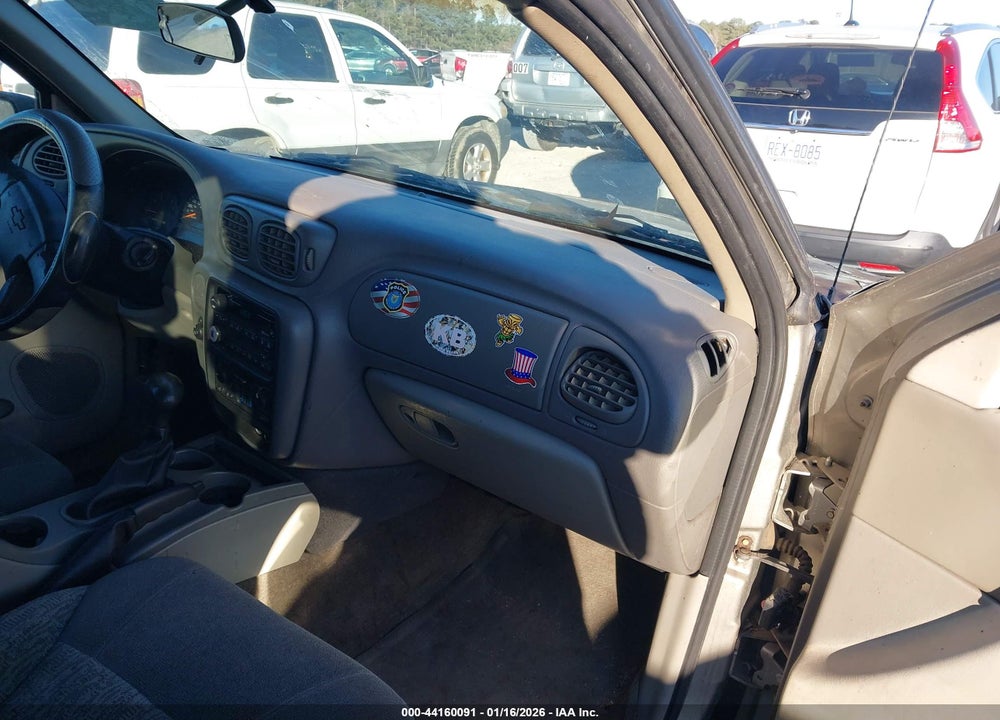 2002 CHEVROLET TRAILBLAZER LS VIN: 1GNDS13S322389178
