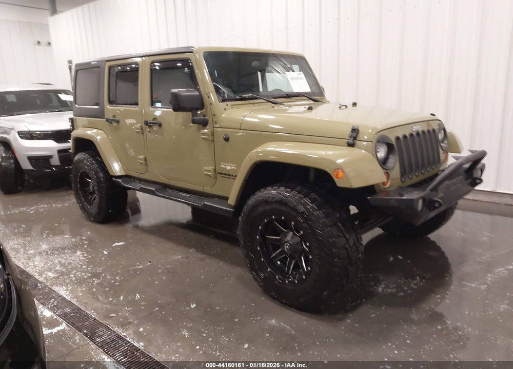 2013 JEEP WRANGLER UNLIMITED SAHARA VIN: 1C4BJWEG5DL608308