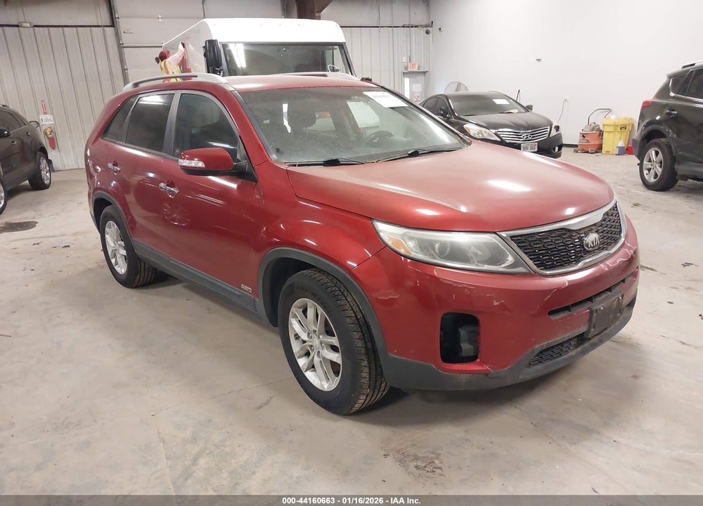 2014 KIA SORENTO LX VIN: 5XYKTCA67EG438407