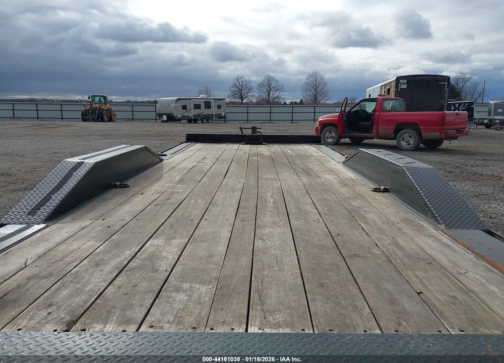 2025 TRAILER MAXEY 22' CAR FLATBED VIN: 5R8BC2229SM119017