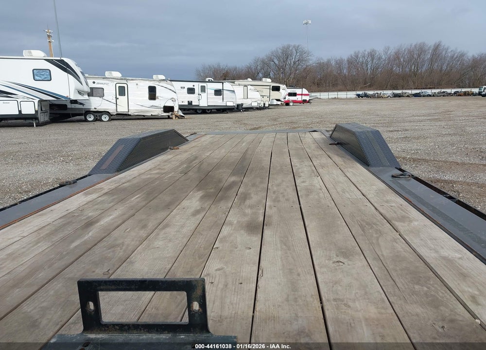 2025 TRAILER MAXEY 22' CAR FLATBED VIN: 5R8BC2229SM119017