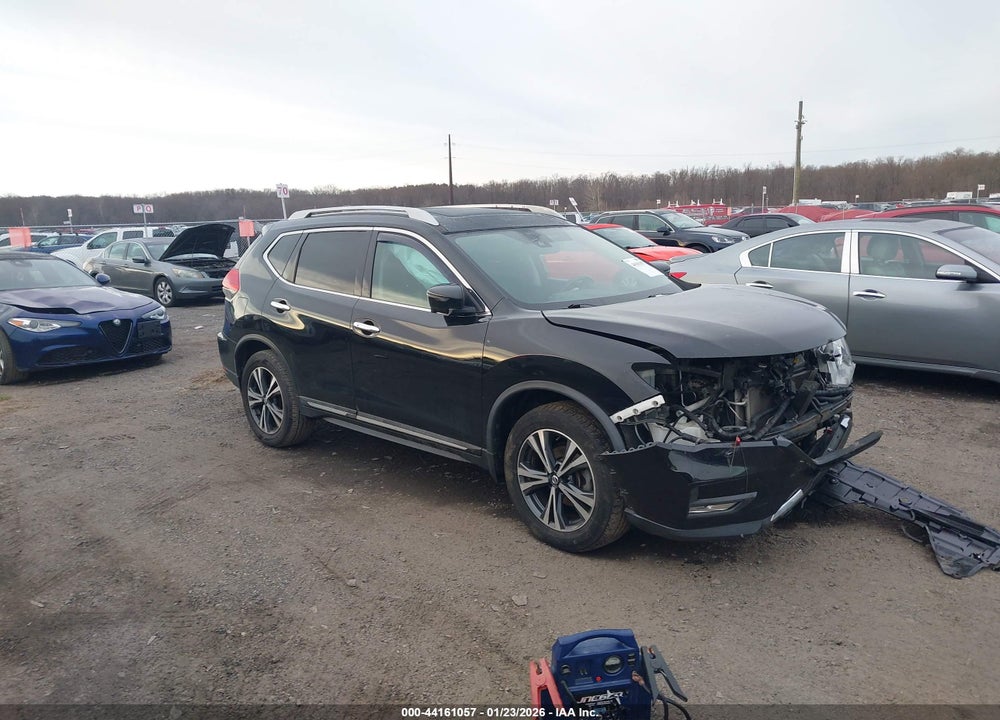 2017 NISSAN ROGUE SL VIN: 5N1AT2MV1HC833468