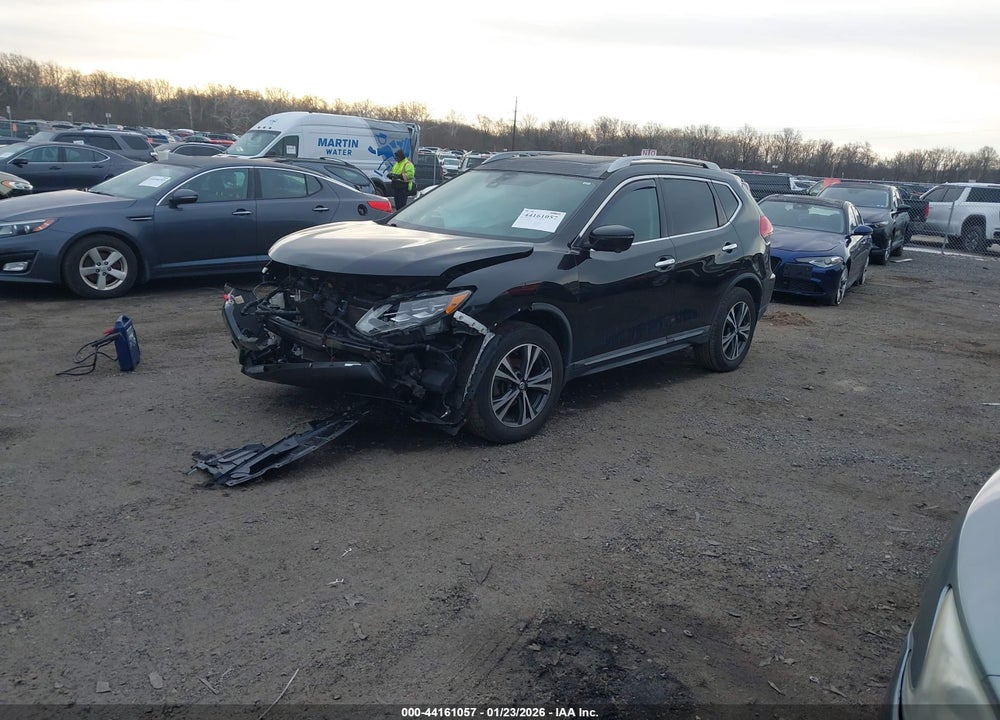 2017 NISSAN ROGUE SL VIN: 5N1AT2MV1HC833468