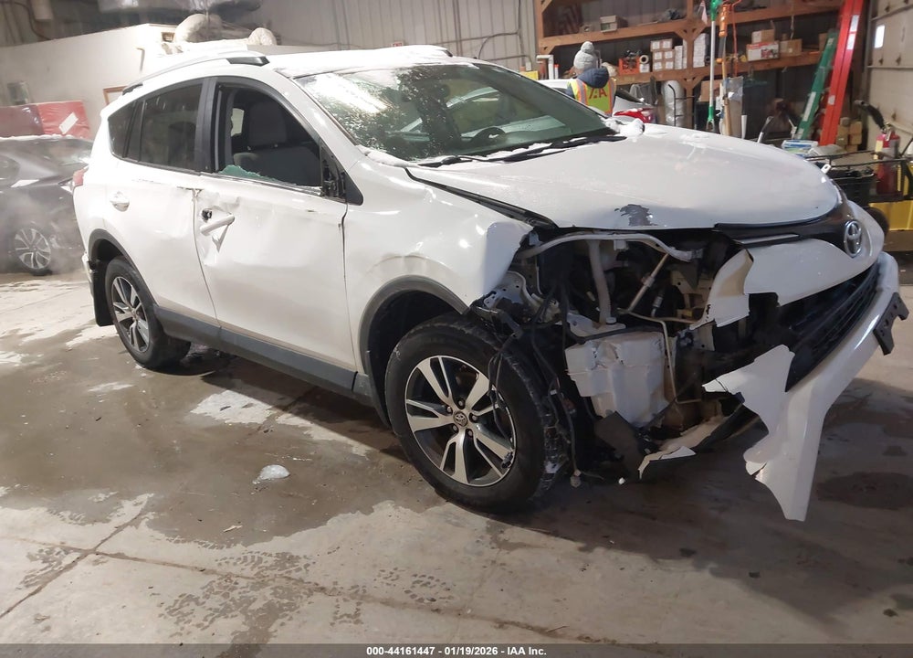 2016 TOYOTA RAV4 XLE VIN: 2T3RFREV3GW478823