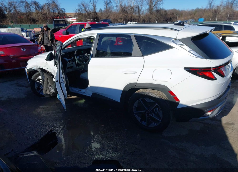 2026 HYUNDAI TUCSON SEL VIN: 5NMJBCDE1TH656847