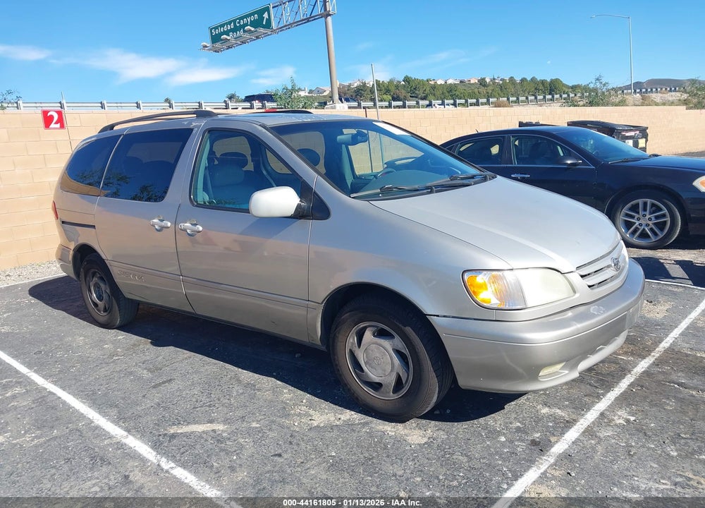 2002 TOYOTA SIENNA XLE VIN: 4T3ZF13C02U453728