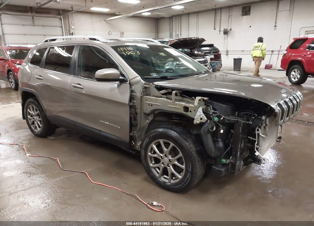 2018 JEEP CHEROKEE LATITUDE PLUS 4X4 VIN: 1C4PJMLX4JD617620