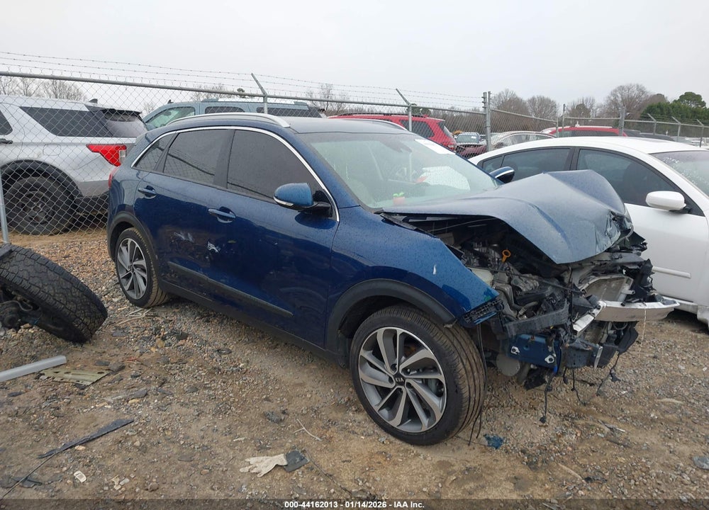 2018 KIA NIRO TOURING VIN: KNDCE3LC3J5108199