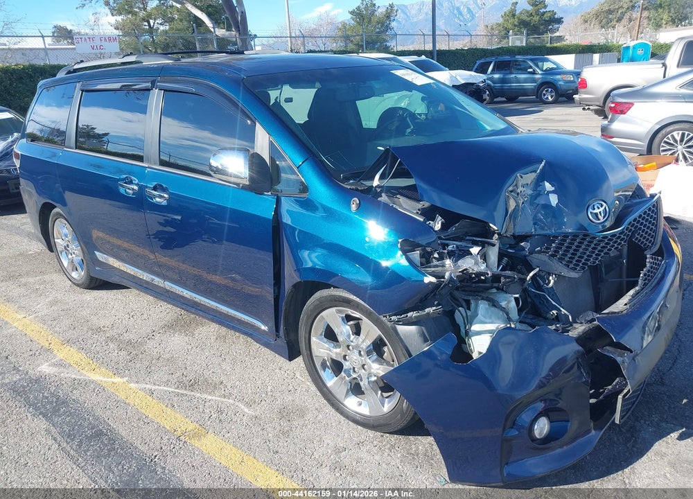 2012 TOYOTA SIENNA SE 8 PASSENGER VIN: 5TDXK3DC4CS263737