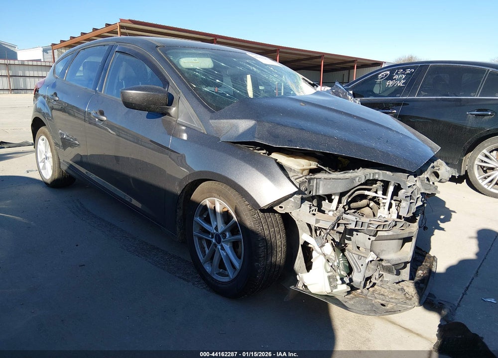 2018 FORD FOCUS SE VIN: 1FADP3K29JL311820
