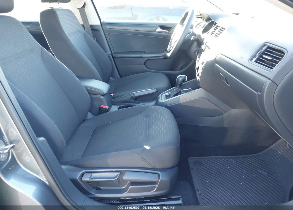 2015 VOLKSWAGEN JETTA 2.0L S VIN: 3VW2K7AJ3FM333363