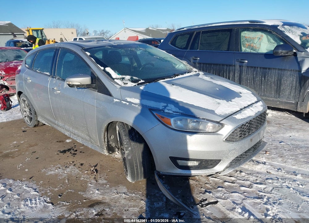2015 FORD FOCUS SE VIN: 1FADP3K20FL386817