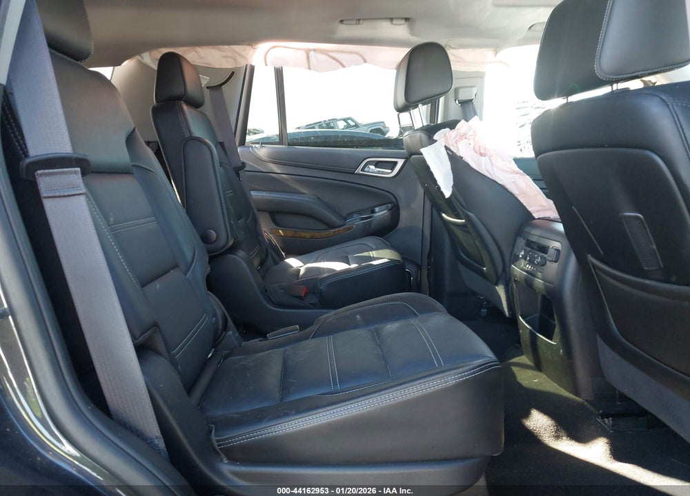 2016 GMC YUKON DENALI VIN: 1GKS2CKJ9GR332717