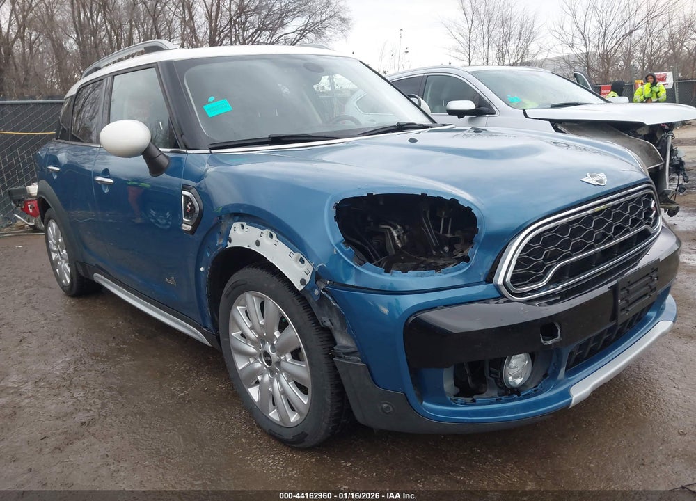 2018 MINI COUNTRYMAN COOPER S VIN: WMZYT5C37J3E61261