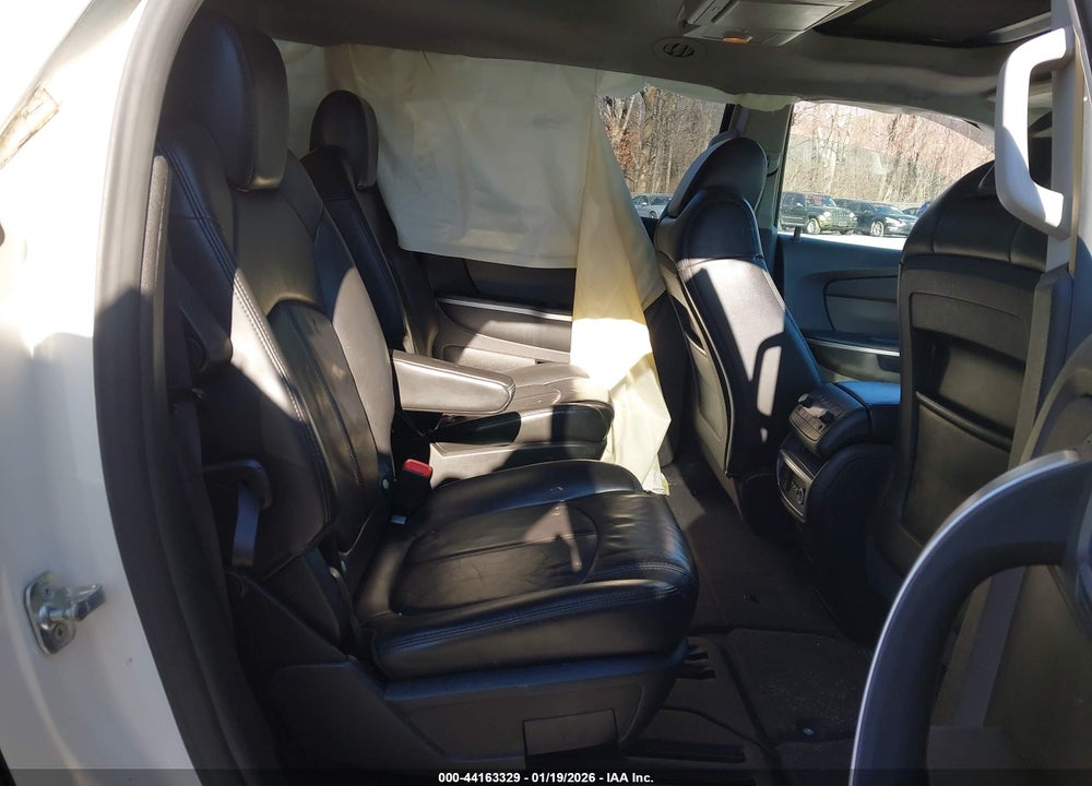 2008 GMC ACADIA SLT-2 VIN: 1GKEV33728J166645