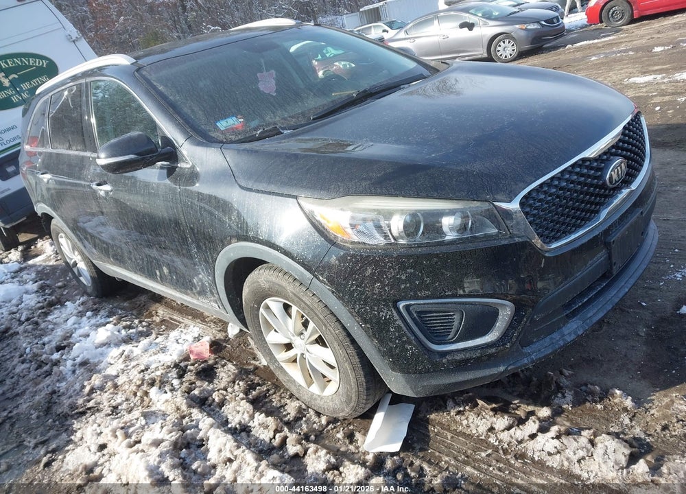 2017 KIA SORENTO 3.3L LX VIN: 5XYPGDA51HG220572