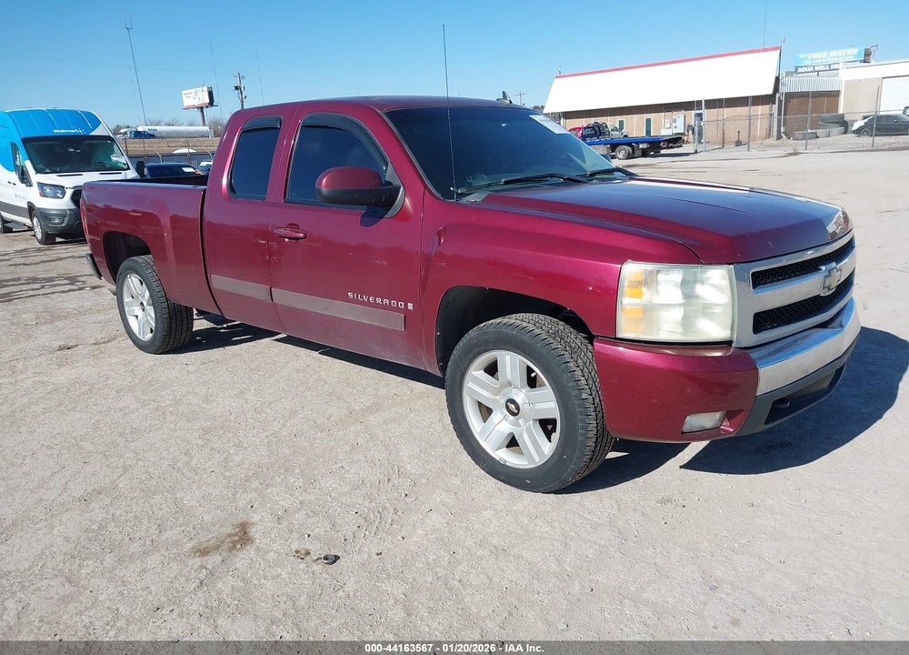 2008 CHEVROLET SILVERADO 1500 LT1 VIN: 2GCEC19J581333745