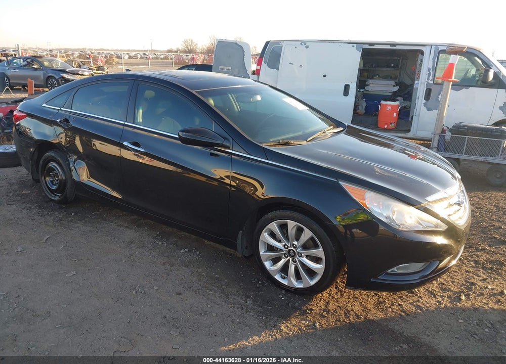 2013 HYUNDAI SONATA SE VIN: 5NPEC4AC2DH651832