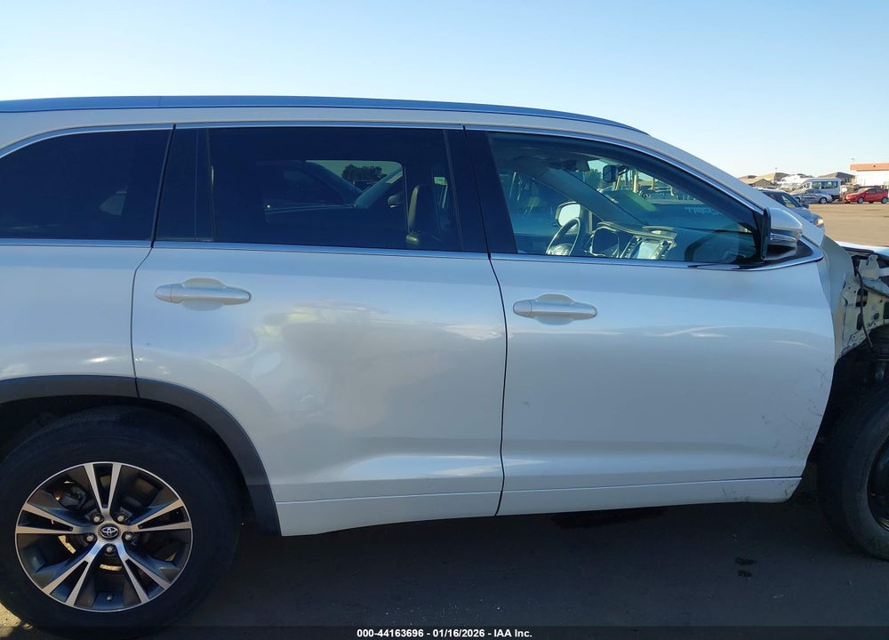 2016 TOYOTA HIGHLANDER XLE V6 VIN: 5TDKKRFH5GS140265