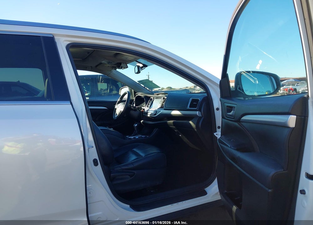 2016 TOYOTA HIGHLANDER XLE V6 VIN: 5TDKKRFH5GS140265