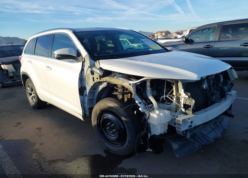 2016 TOYOTA HIGHLANDER XLE V6 VIN: 5TDKKRFH5GS140265