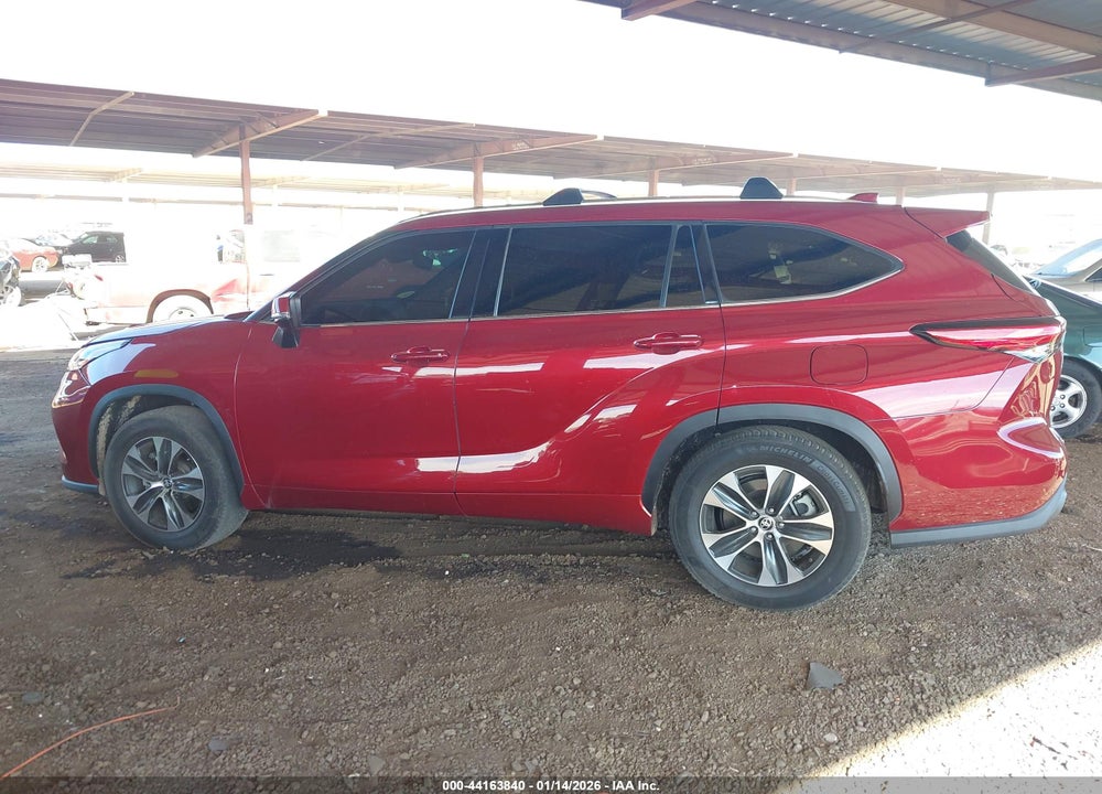 2021 TOYOTA HIGHLANDER XLE VIN: 5TDHZRAH3MS075974