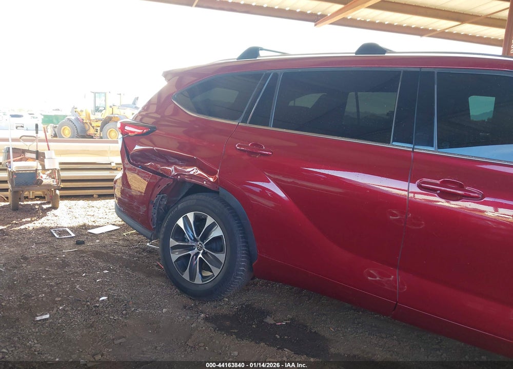 2021 TOYOTA HIGHLANDER XLE VIN: 5TDHZRAH3MS075974