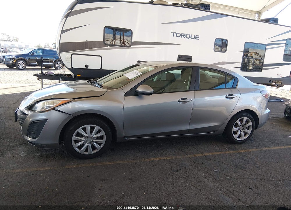 2011 MAZDA 3 I SPORT VIN: JM1BL1UF1B1382590