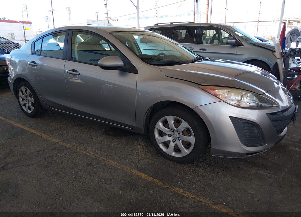 2011 MAZDA 3 I SPORT VIN: JM1BL1UF1B1382590