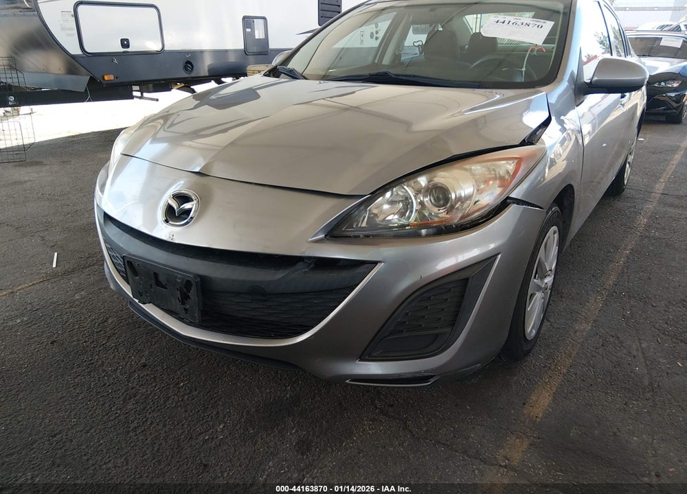 2011 MAZDA 3 I SPORT VIN: JM1BL1UF1B1382590